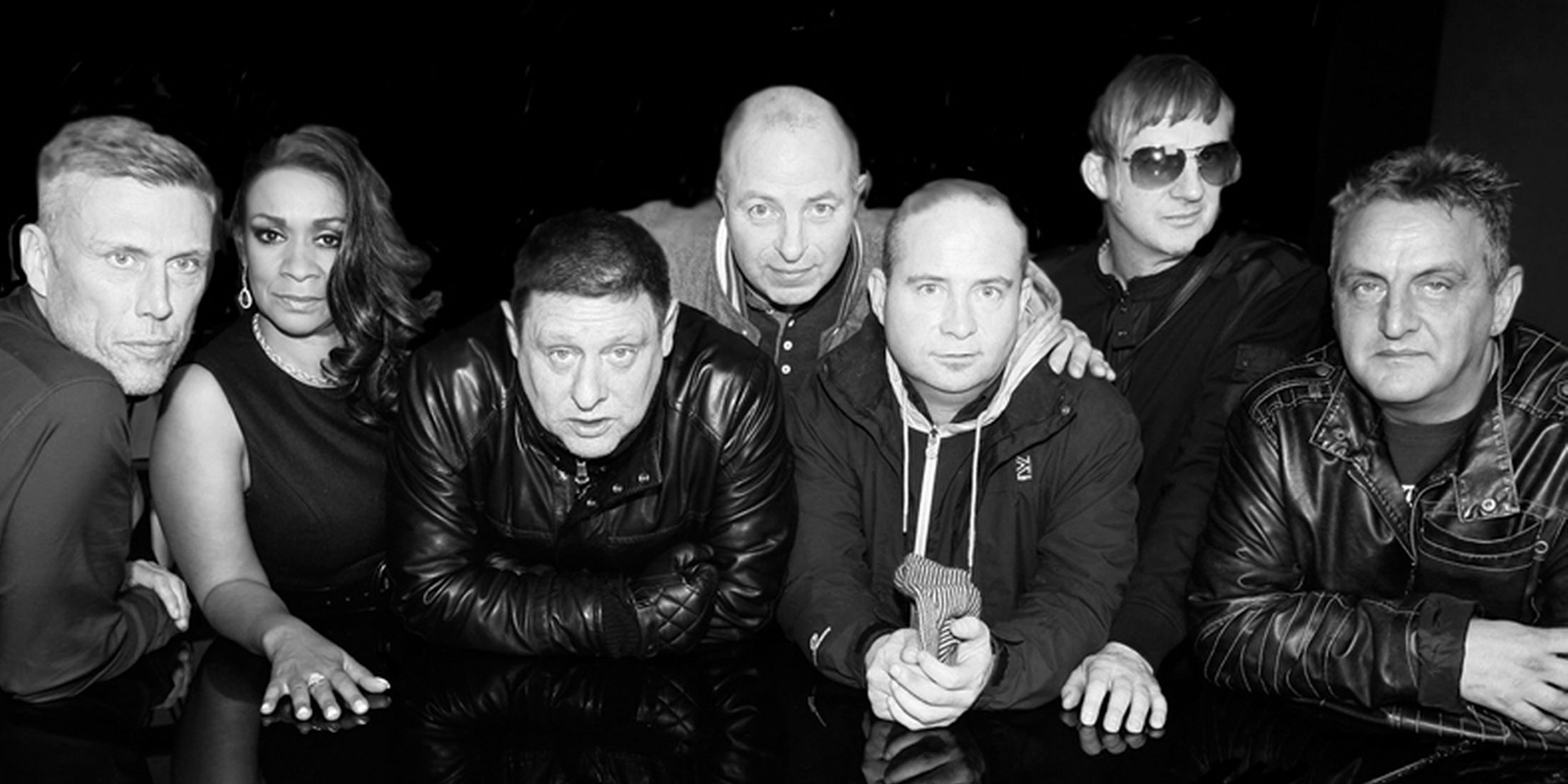 Happy Mondays Visit Hull