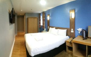 Gilson Hotel, bedroom view