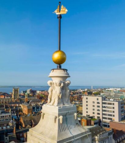 A piece of Hull’s timekeeping history to rise and fall again.