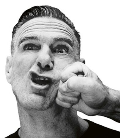 Bryan Adams: Roll With The Punches