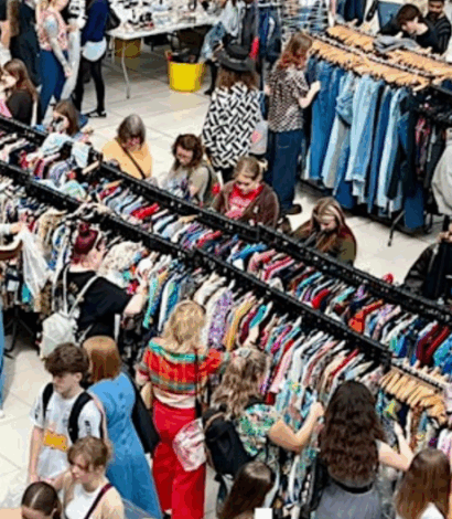 Hull’s Vintage Superstore Kilo Sale